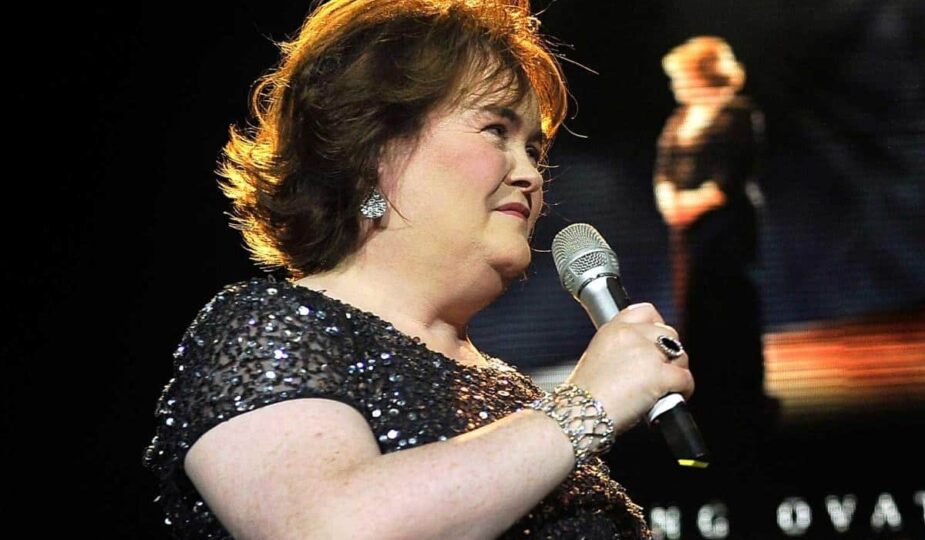 Susan Boyle inspira no dia do orgulho autista