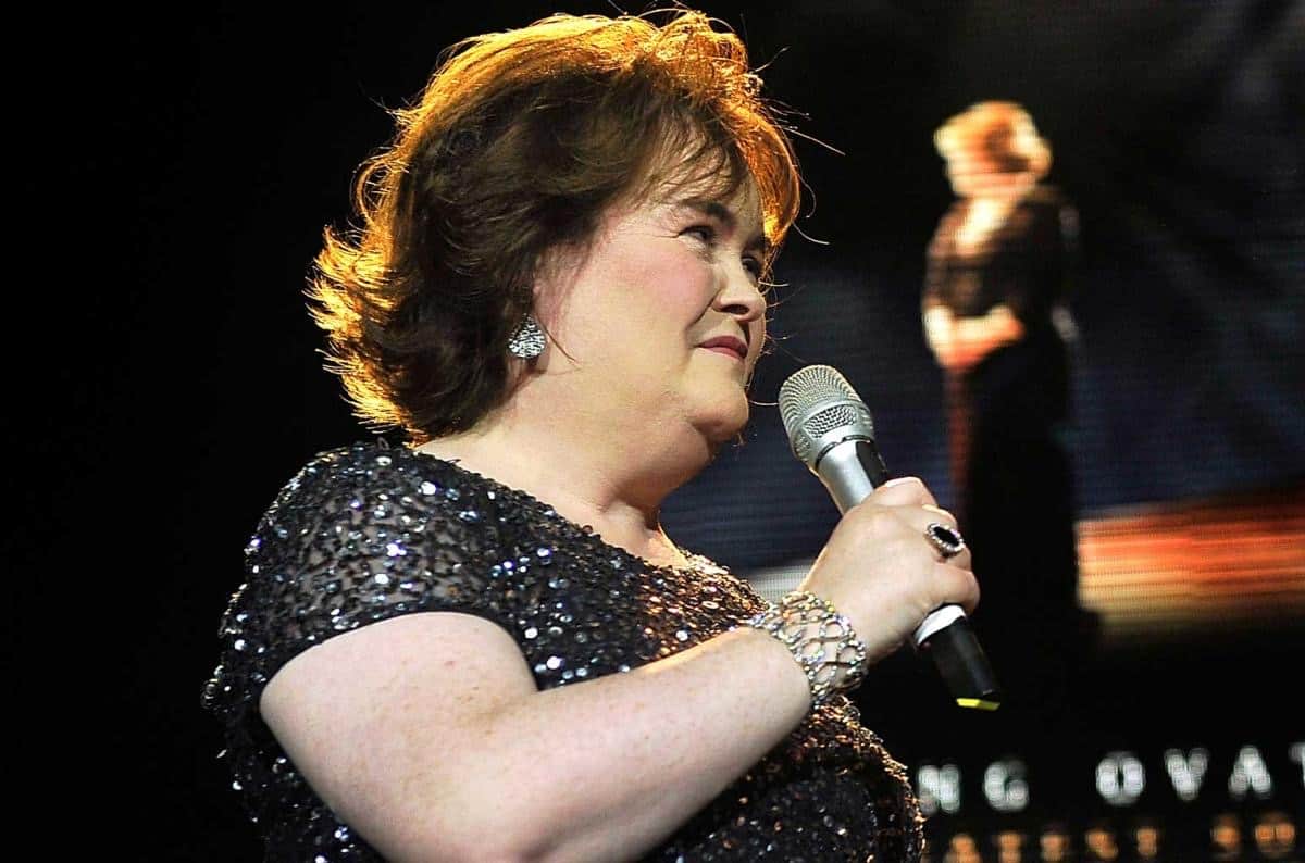 Susan Boyle inspira no dia do orgulho autista